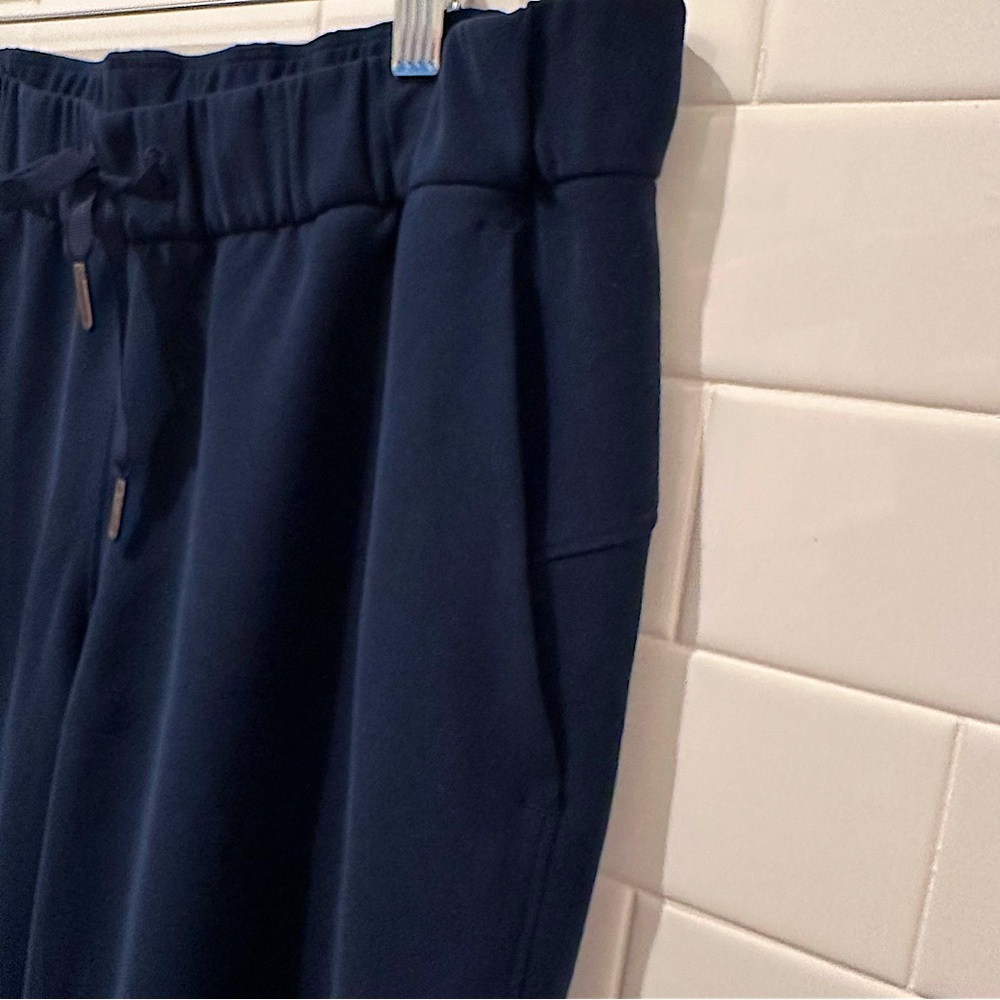 🍋Lululemon On the Fly Joggers in Navy - Picture 8 of 13